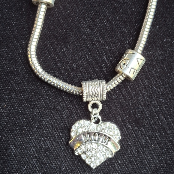 New Rhinestone MOM European Snake Chain Love Charms Bracelet. - Picture 12 of 13
